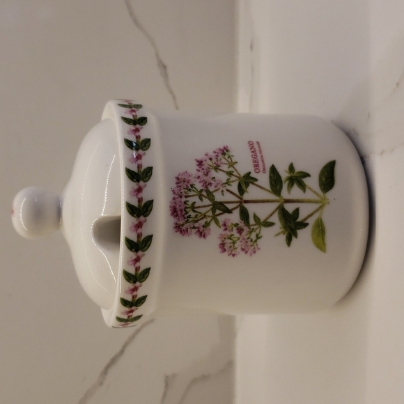 Maxwell & Williams porcelain Fragrant Garden Oregano container jar stor… - Picture 4 of 8